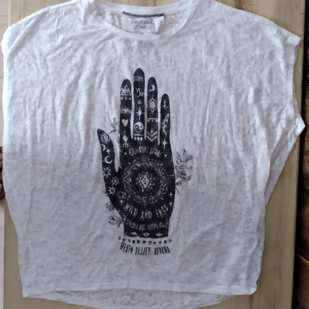Tee with Hamsa Hand Graphic